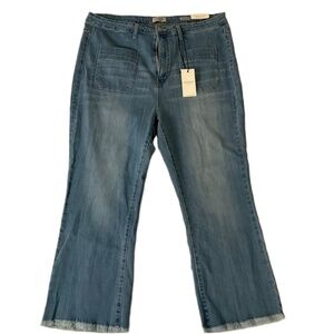 NWT Judy Blue Light Wash Cropped Flare Jeans Frayed Hem‎ Womens Size 2XL